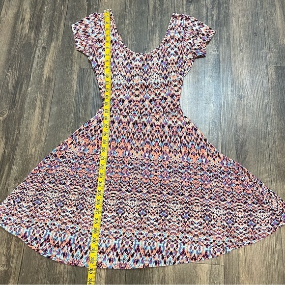 Women’s Colorful Fit and Flare Mini Dress with Open Cut Out back Size XS - Picture 9 of 9